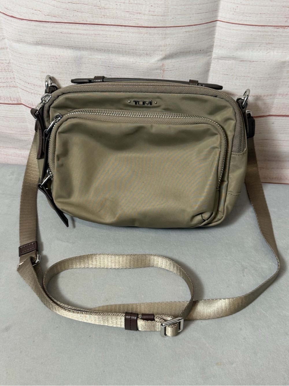 Tumi Voyageur Troy Small Crossbody bag in Taupe nylon Travel